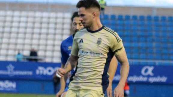 José Carlos en una acción del partido. Fuente: X Recreativo de Huelva