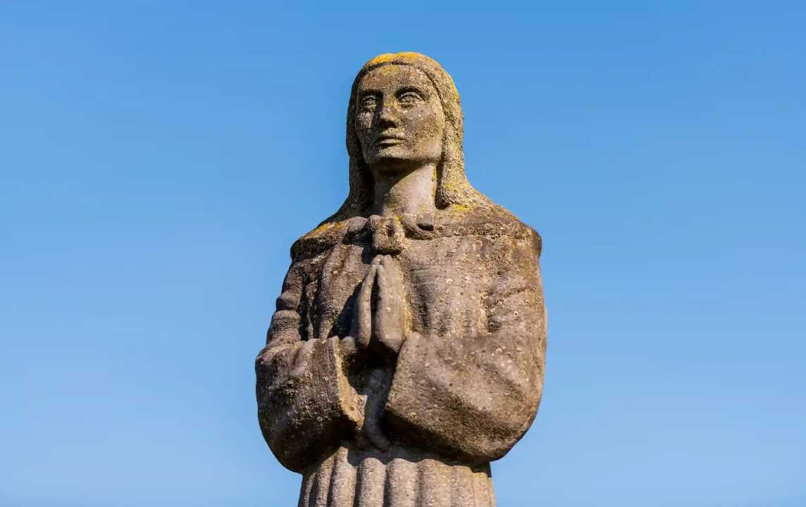 Estatua de Santa Brígida, en Kildare