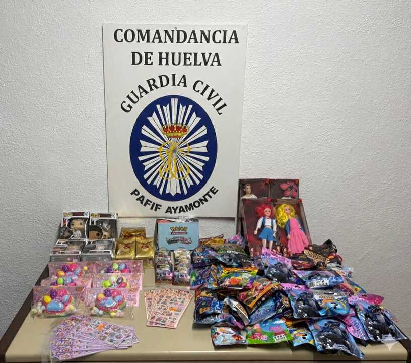 Juguetes intervenidos en un bazar de Ayamonte. Fuente: Guardia Civil