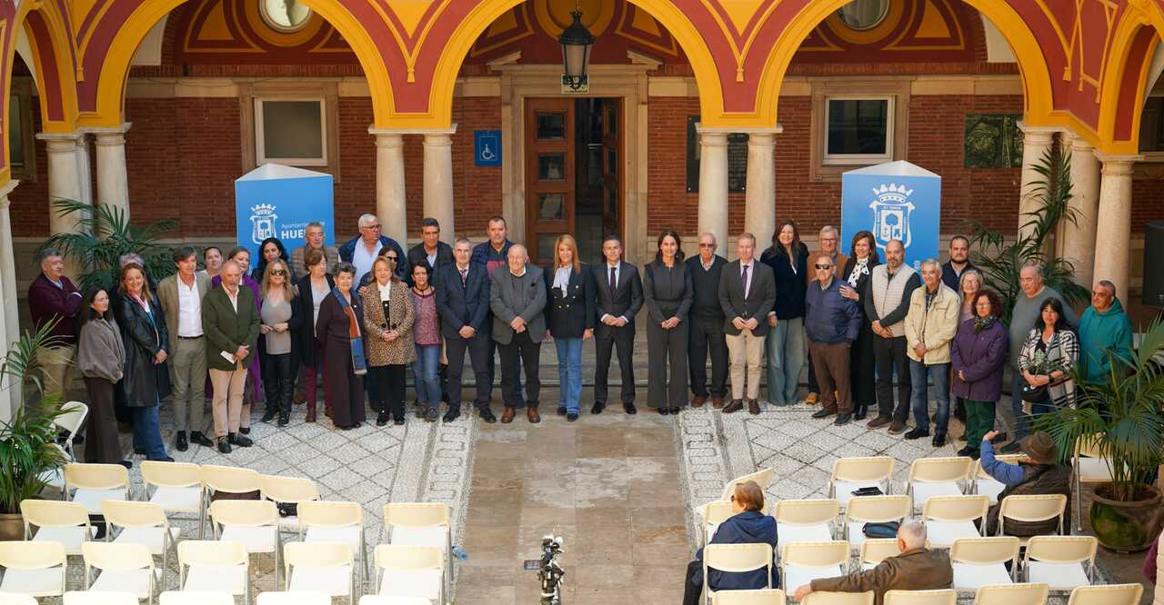 Presentación oficial de la Federación de Asociaciones de Vecinos ‘Onuba 25’. Fuente: Facebook Ayuntamiento de Huelva