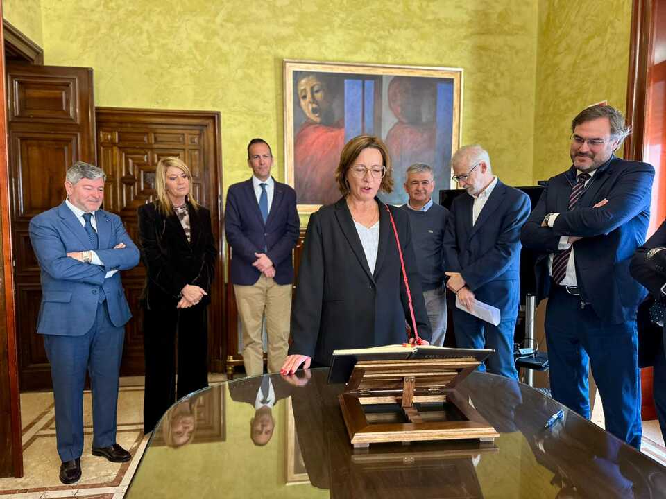 Sesión constitutiva del nuevo Tribunal Económico-Administrativo Municipal. Fuente: Ayuntamiento de Huelva