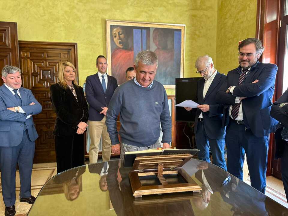 Sesión constitutiva del nuevo Tribunal Económico-Administrativo Municipal. Fuente: Ayuntamiento de Huelva