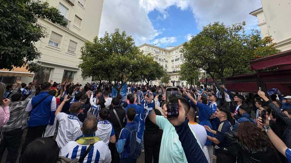 La afición del Recre en Jerez. Fuente: Manu Lozano