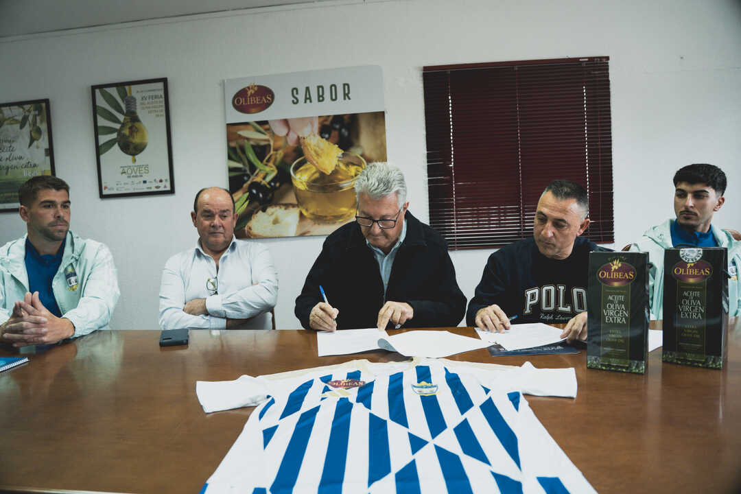 Olibeas y el CD Huelva Fútbol Playa han firmado un acuerdo de patrocinio
