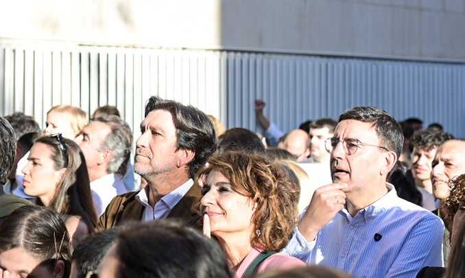 Montero acompañada por Gaviño y Jiménez en Huelva
