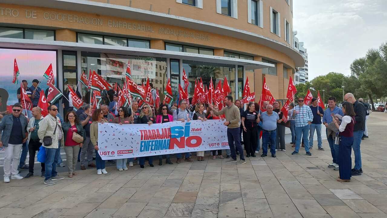 Manifestación celebrada en el día de hoy en las puertas de la FOE