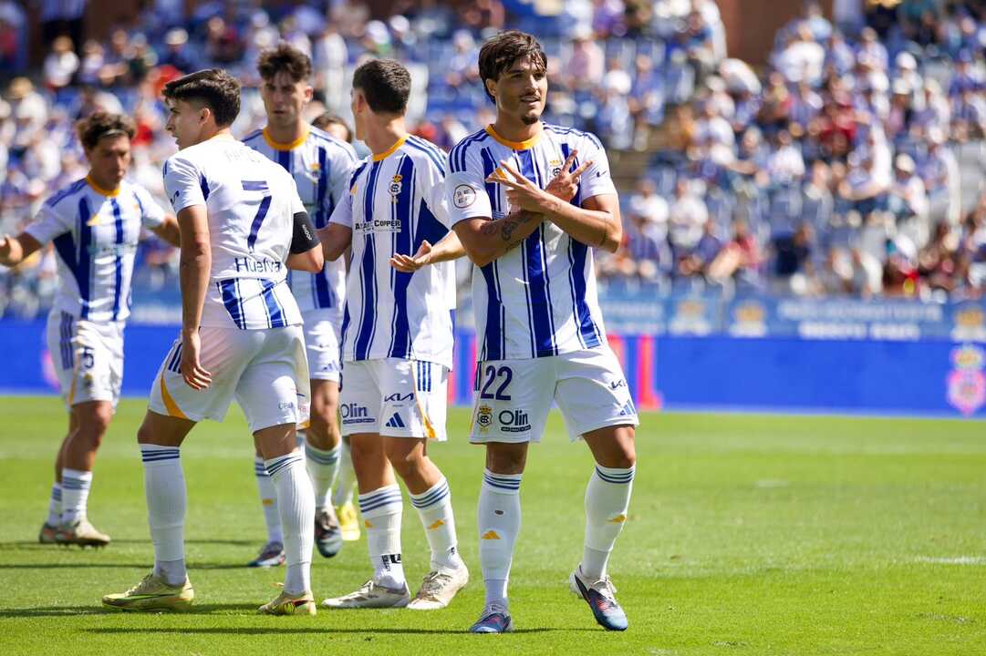 Néstor Senra celebra el 2-1. Fuente: Alberto Díaz