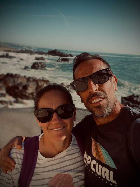Emilio Martín junto a su mujer. Fuente: Facebook Emilio Martín