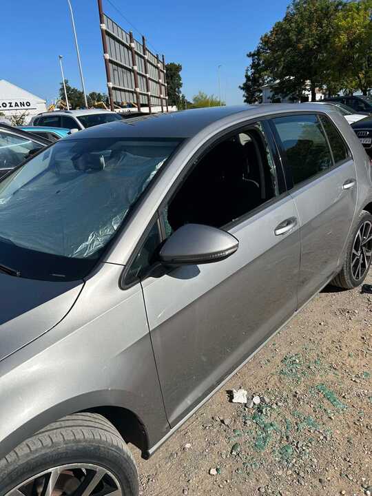 Destrozos de coches en Costa de la Luz, Huelva. Fuente: Facebook Asociación de vecinos Costa de la Luz