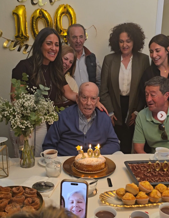 Homenaje a Cayetano Quintero por cumplir 100 años en Gibraleón. Fuente: Ayto. Gibraleón
